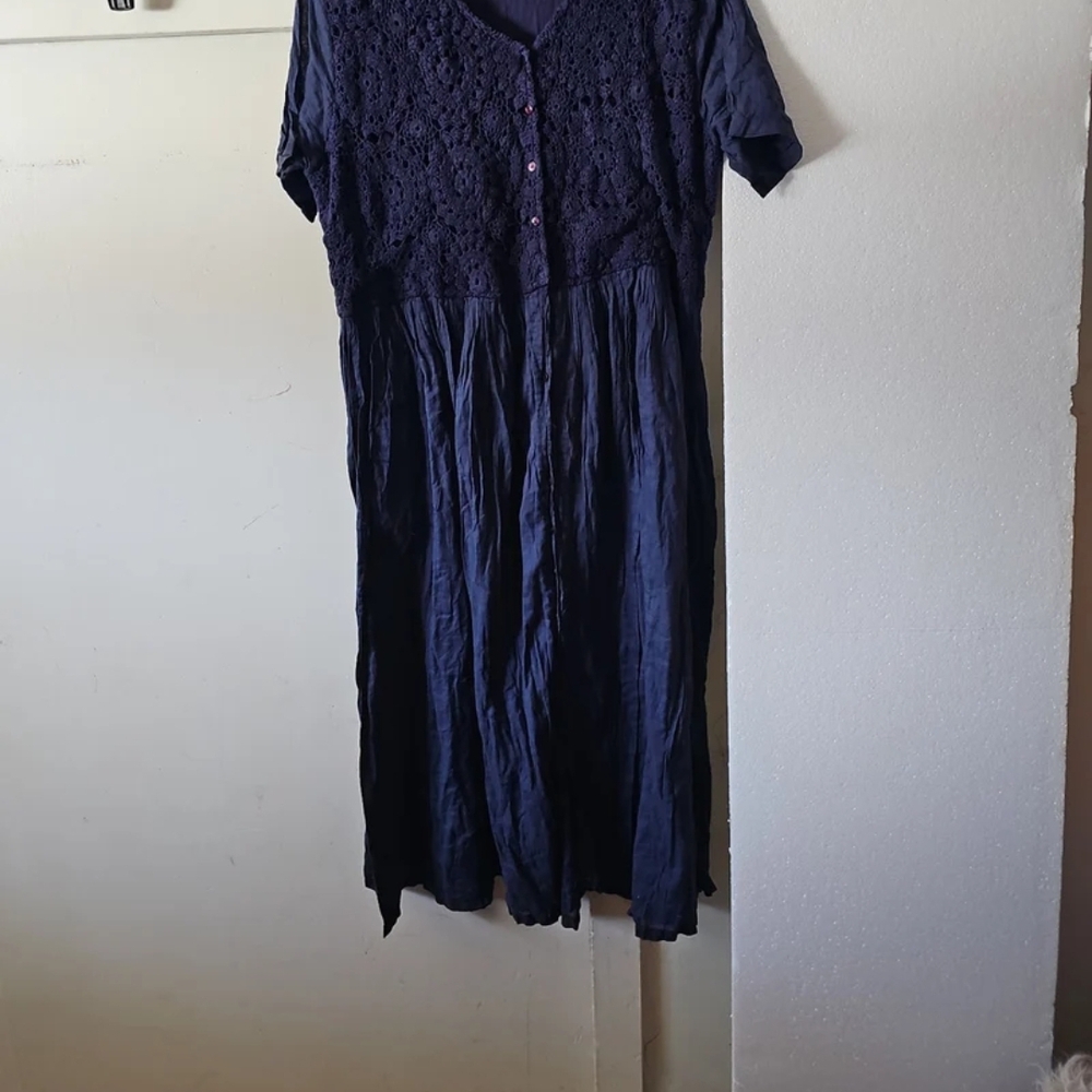 Elegant Navy Midi Dress